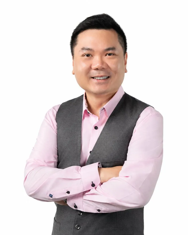 Portrait of Matthew Chow